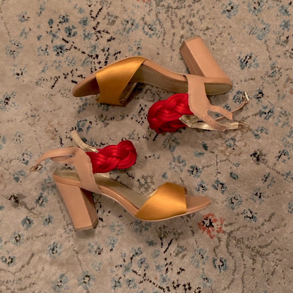 Comfortable Seychelles heeled sandals - size 8